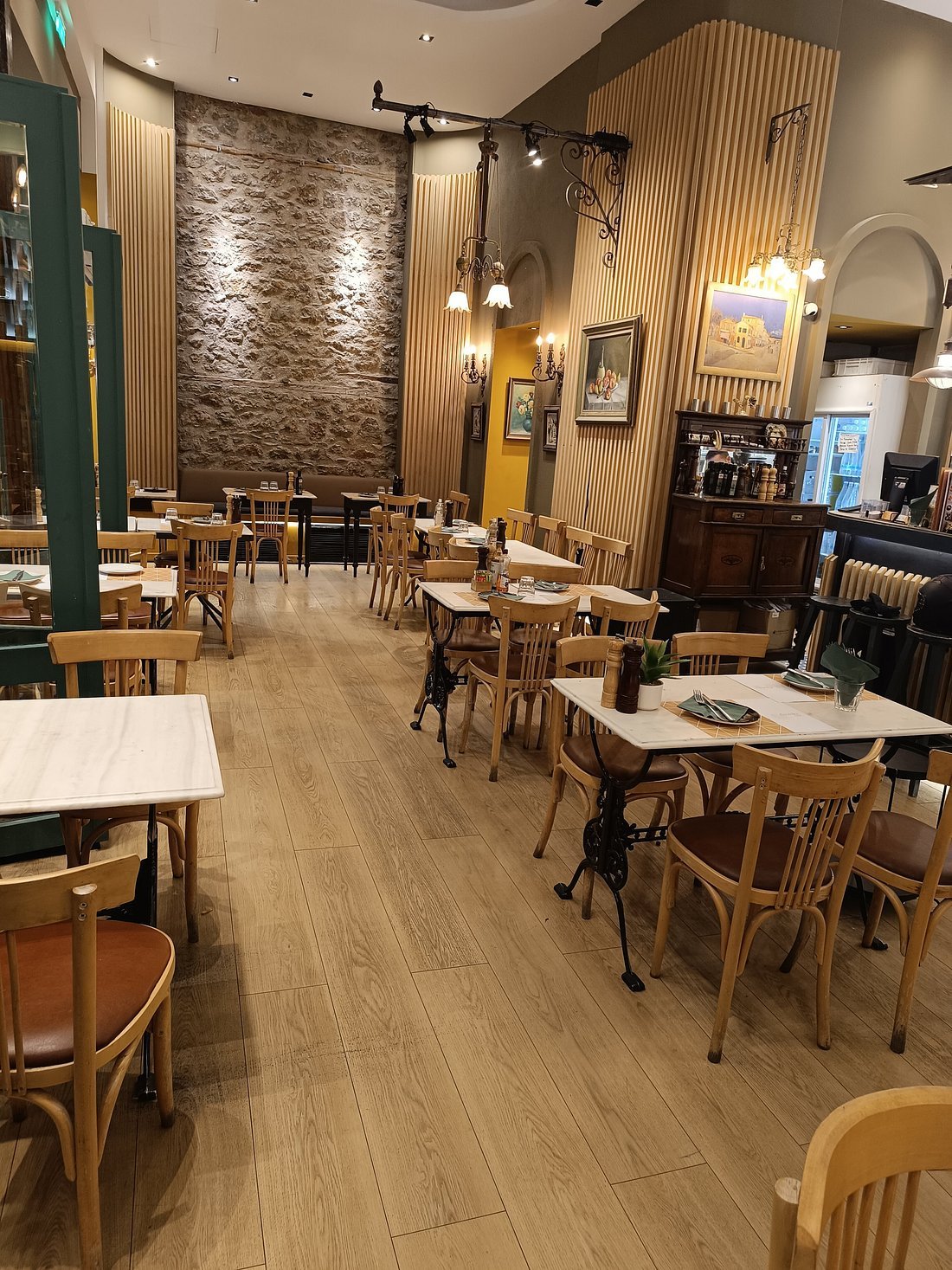 The warm interior of Aioliki Odos